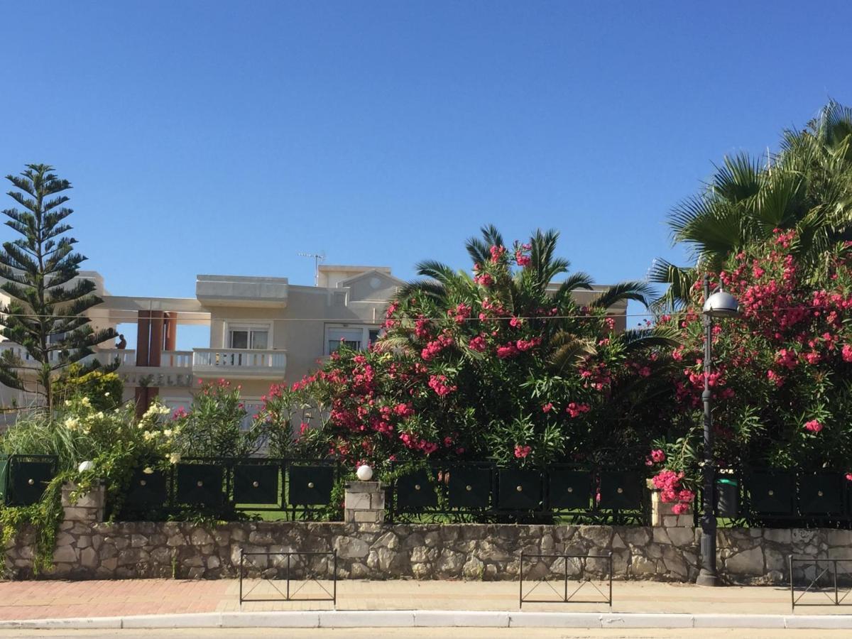 Chrisselen Hotel Platanias  Exterior photo