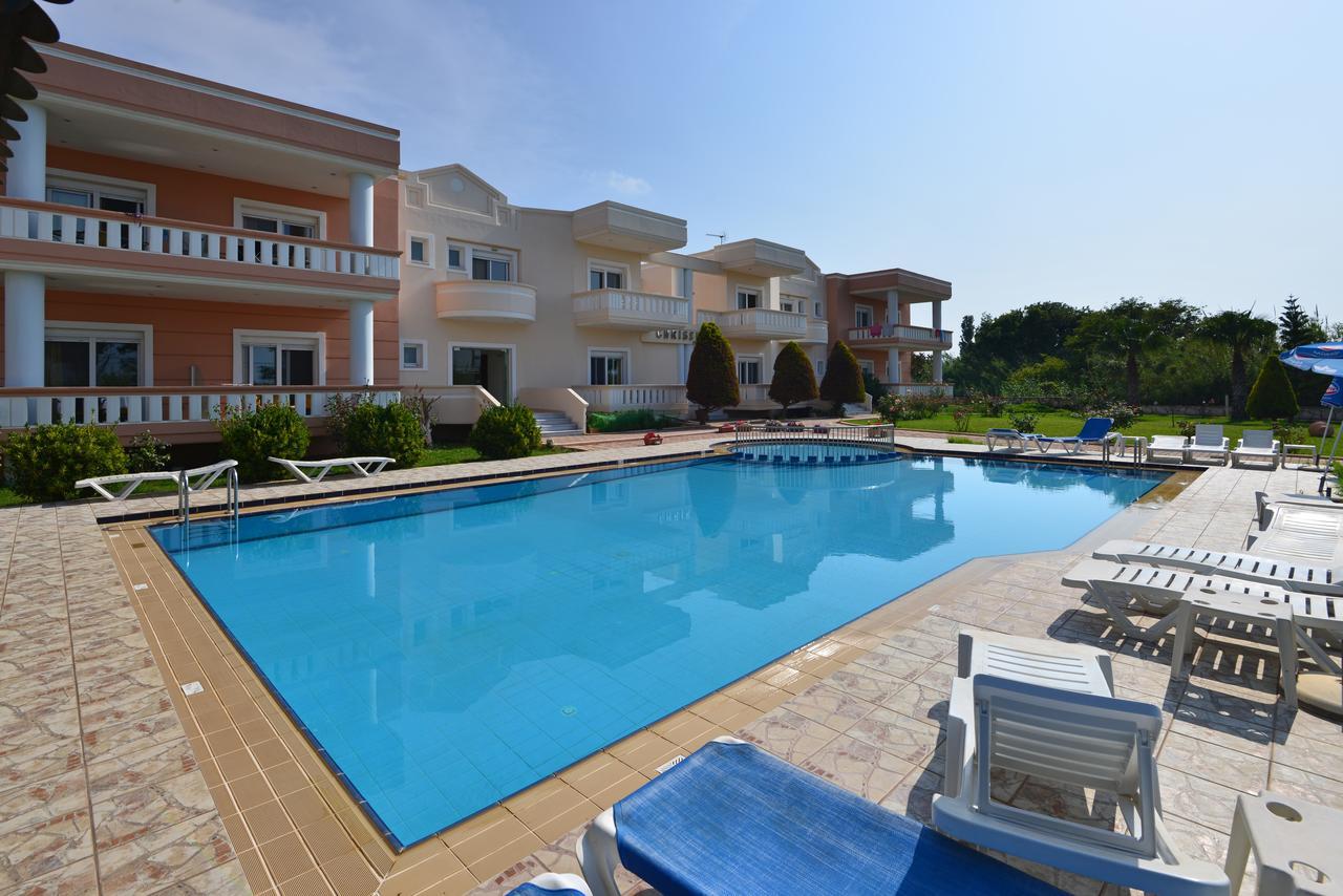 Chrisselen Hotel Platanias  Exterior photo